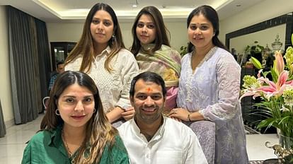 Raksha Bandhan: Tej Pratap Yadav tied rakhi to his sisters after going to Gurugram, targeted Rohini Acharya