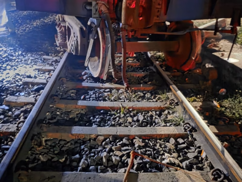Bihar Train Derails Near Dheng Station, Minimal Impact on Services Reported