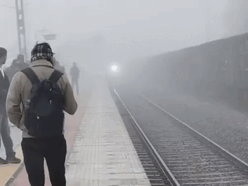 Dense Fog Causes Major Train Delays in Rajasthan; Jaipur Services Severely Affected, Vande Bharat Train Three Hours Late